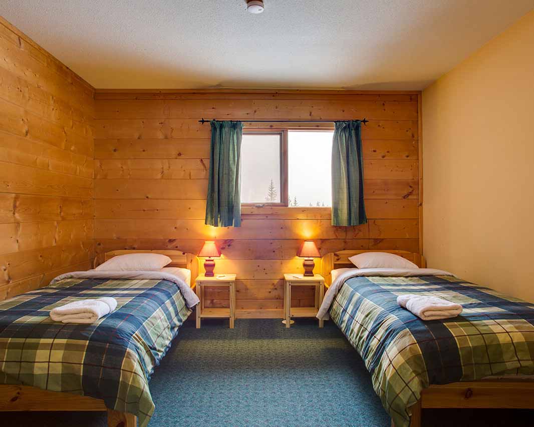 Cozy Rooms at Grizzly Lodge